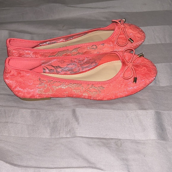 NWOT!Ladies Lace Flats - Picture 2 of 5